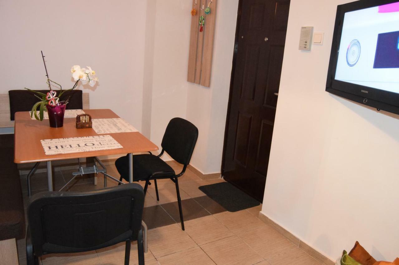 Central Appartment St'S Martin Church ブラショフ エクステリア 写真